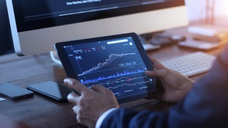 tablet mostrando un gráfico de rentabilidad