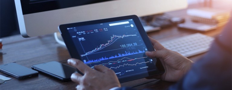 tablet mostrando un gráfico de rentabilidad